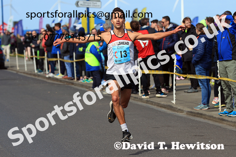 Senior mens Northern 12 Stage Road Relay, 2025 Northern 12 and 6 Stage Road Relays and Junior 5k, Redcar. Photo: David T. Hewitson/Sports for All Pics